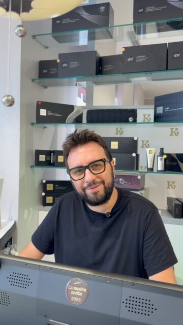 Le extension NON rovinano i capelli. 💇‍♀️✨ A rovinarli possono essere un’applicazione sbagliata 🚫, un peso non adatto ⚖️ o una manutenzione fatta male. 💆‍♀️

Le #greatlengths vengono applicate rispettando la struttura del tuo capello e, se mantenute correttamente, puoi indossarle senza compromettere la salute della tua chioma. 💁🏻‍♀️

Il segreto non sono le extension… ✨ È chi le applica! ✂️👑
#extensions #hair #pescara #style @greatlengthsitalia